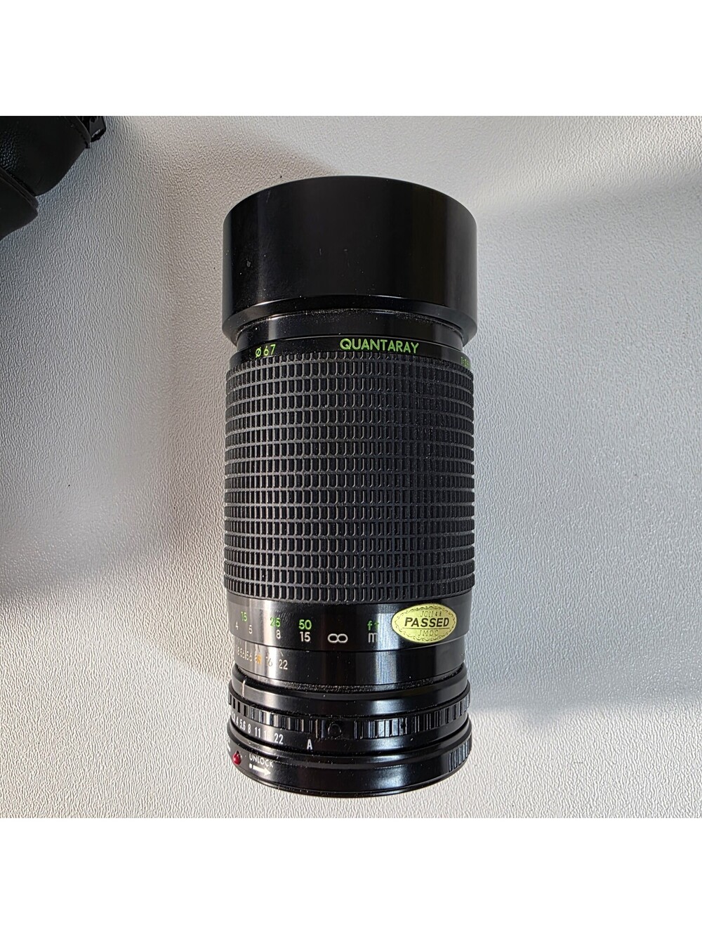 Quantaray 75-200mm /f2.8-3.5 Macro Zoom Lens for Canon W/Case No Caps